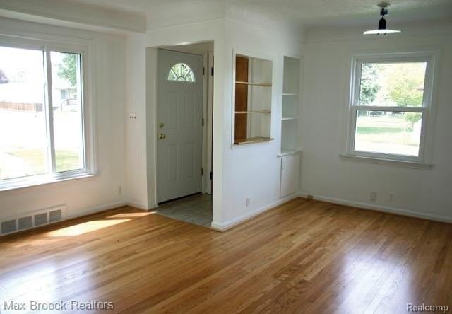 3722 Elmhurst Ave - Photo 3 of 9