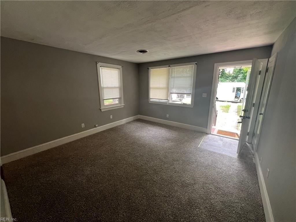 1710 Seaboard Ave - Photo 2 of 7