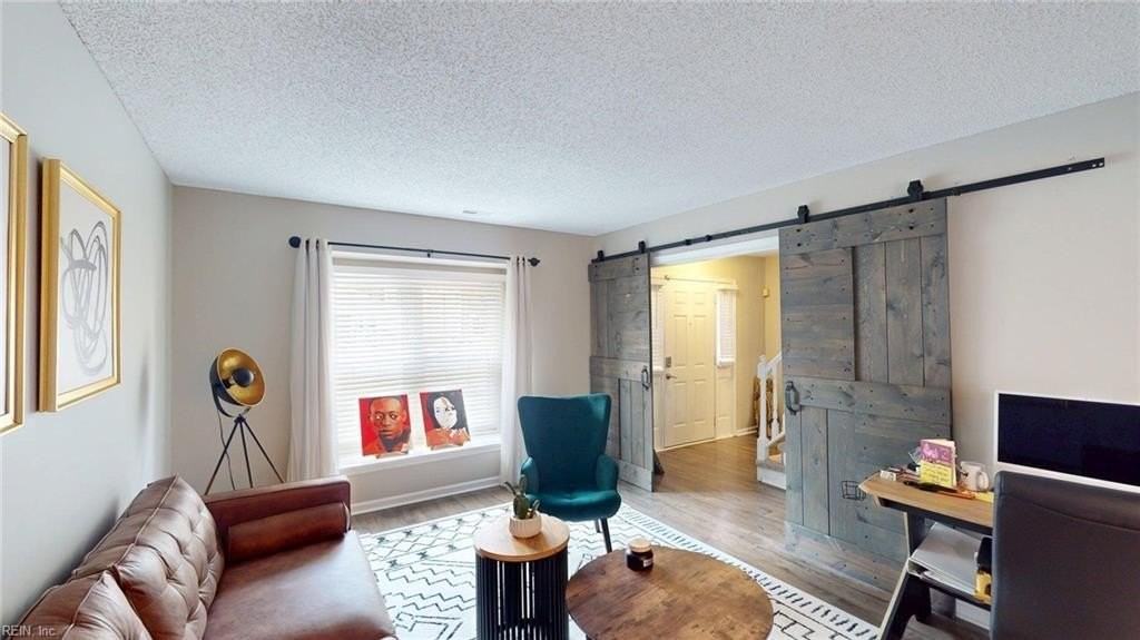 4936 Fountain Hall Dr - Photo 4 of 39