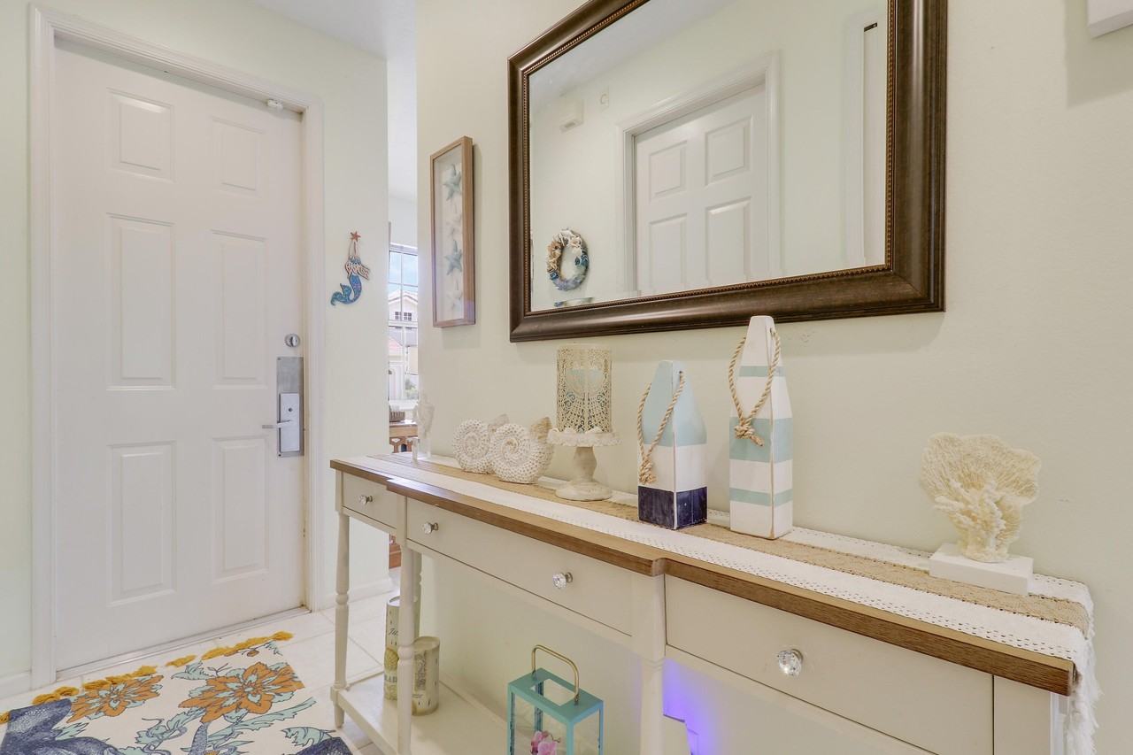 9222 Wentworth Ln - Photo 4 of 33
