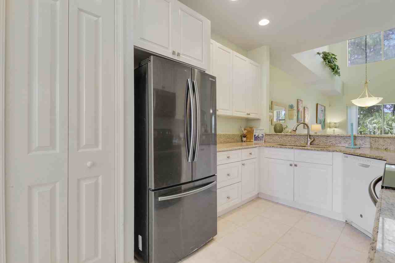 9222 Wentworth Ln - Photo 7 of 33