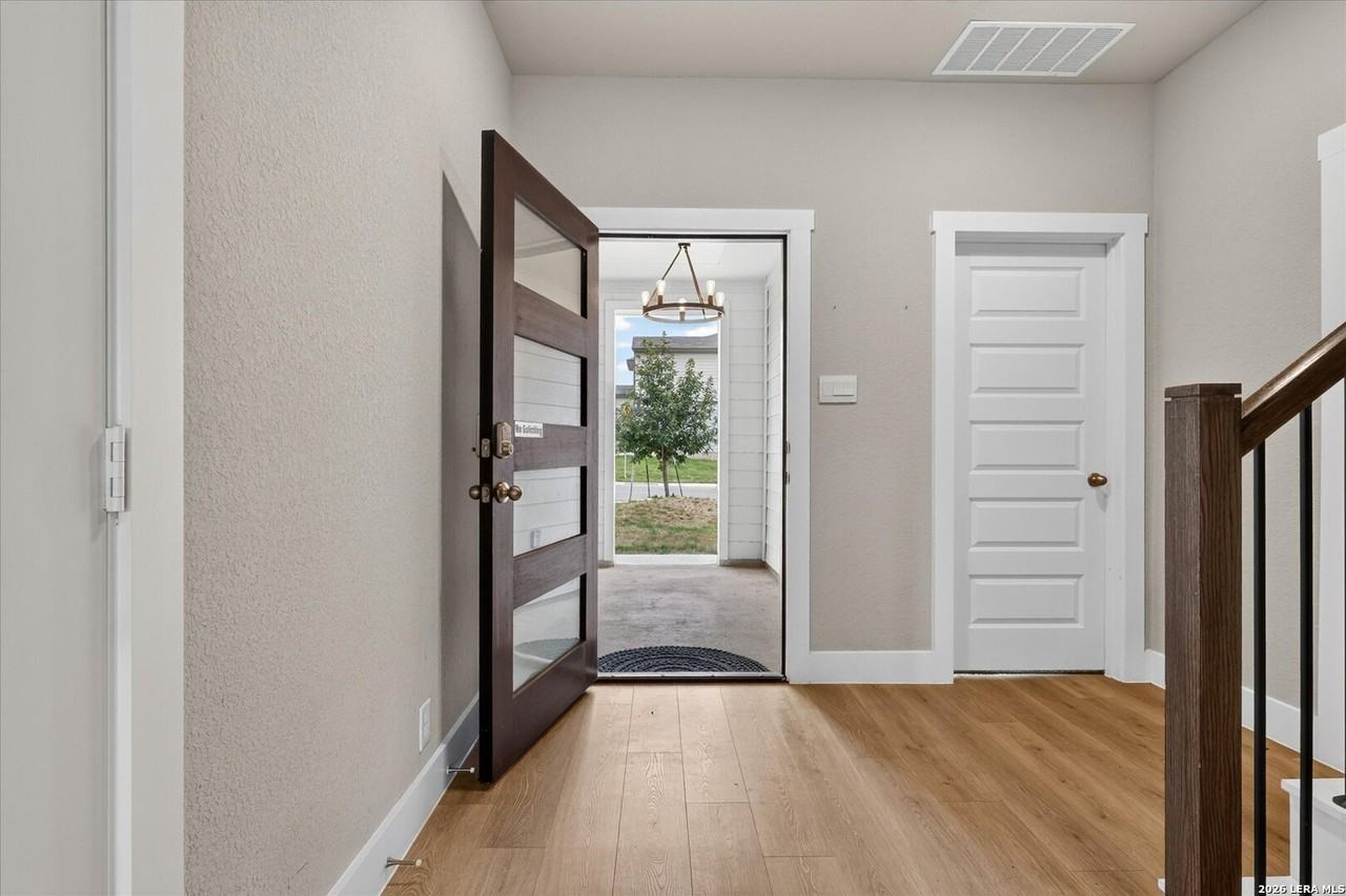5006 Gem Pkwy - Photo 7 of 35