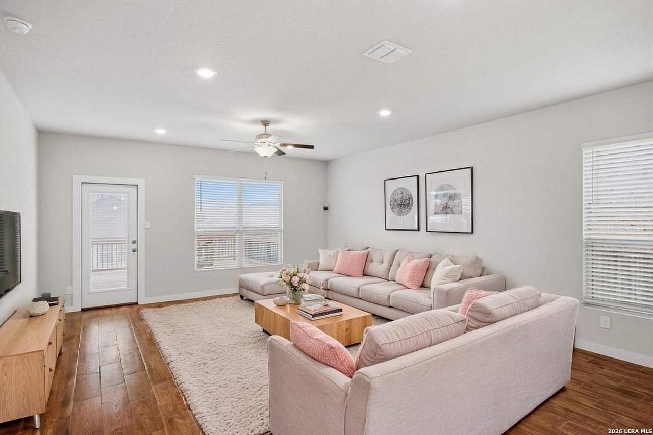 2431 Valencia Crst - Photo 3 of 25