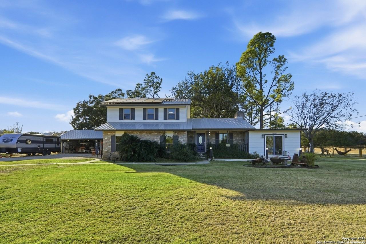 28515 Saxet Dr - Photo 2 of 40