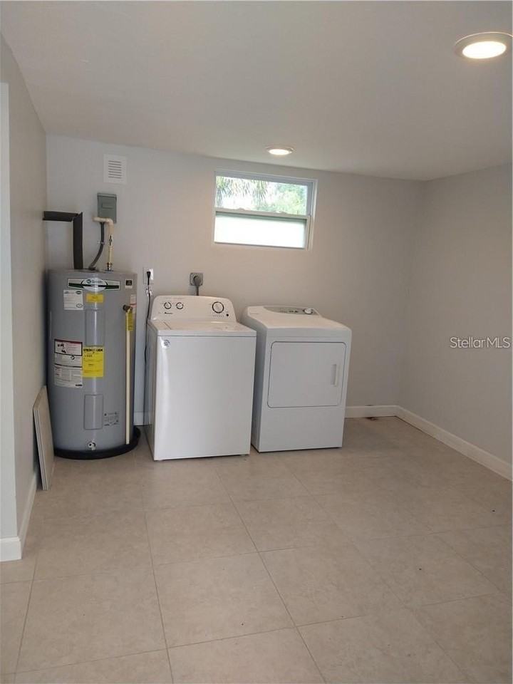 2155 Temple St - Photo 3 of 13