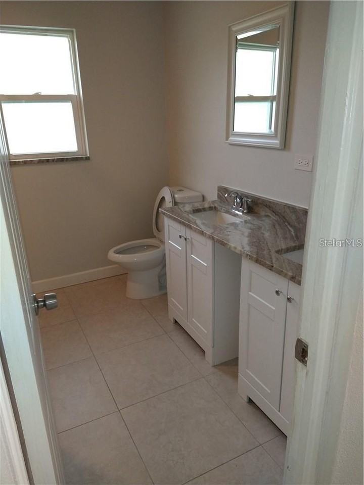 2155 Temple St - Photo 4 of 13