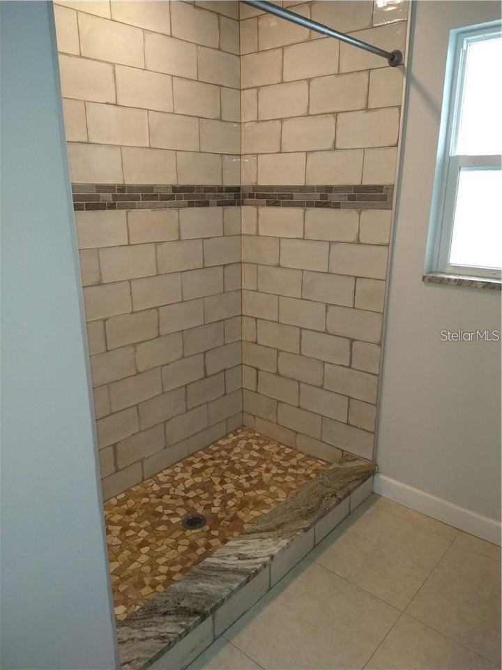 2155 Temple St - Photo 7 of 13