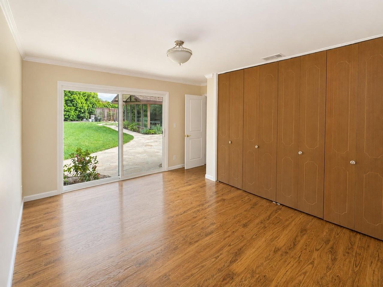 1138 N Patterson Ave - Photo 4 of 12