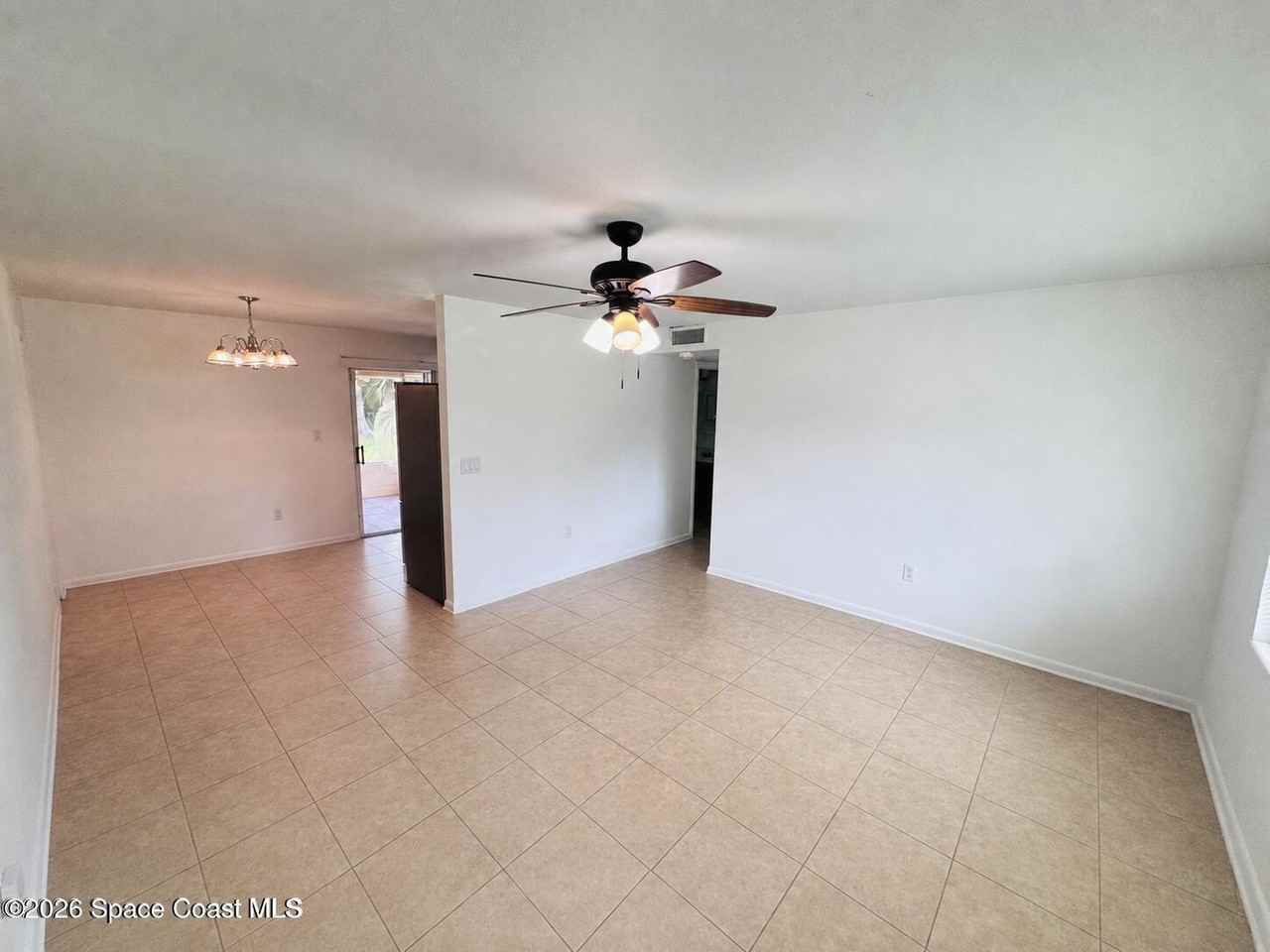 1812 Oakwood Dr - Photo 3 of 11