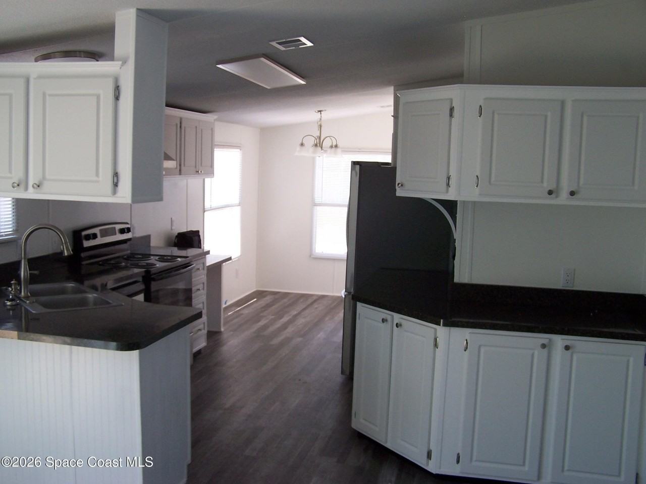 403 Brozman Ln - Photo 6 of 17
