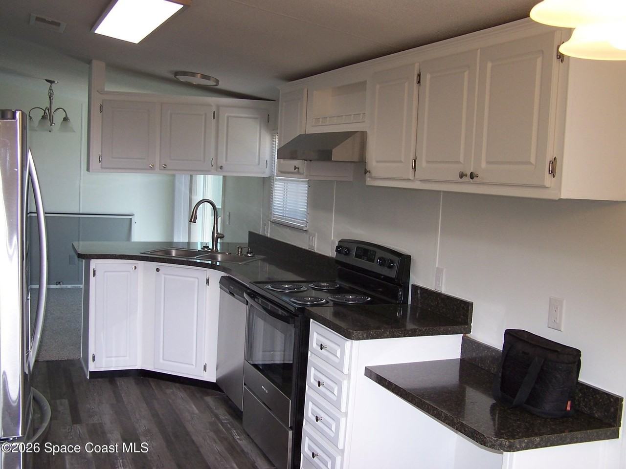 403 Brozman Ln - Photo 7 of 17