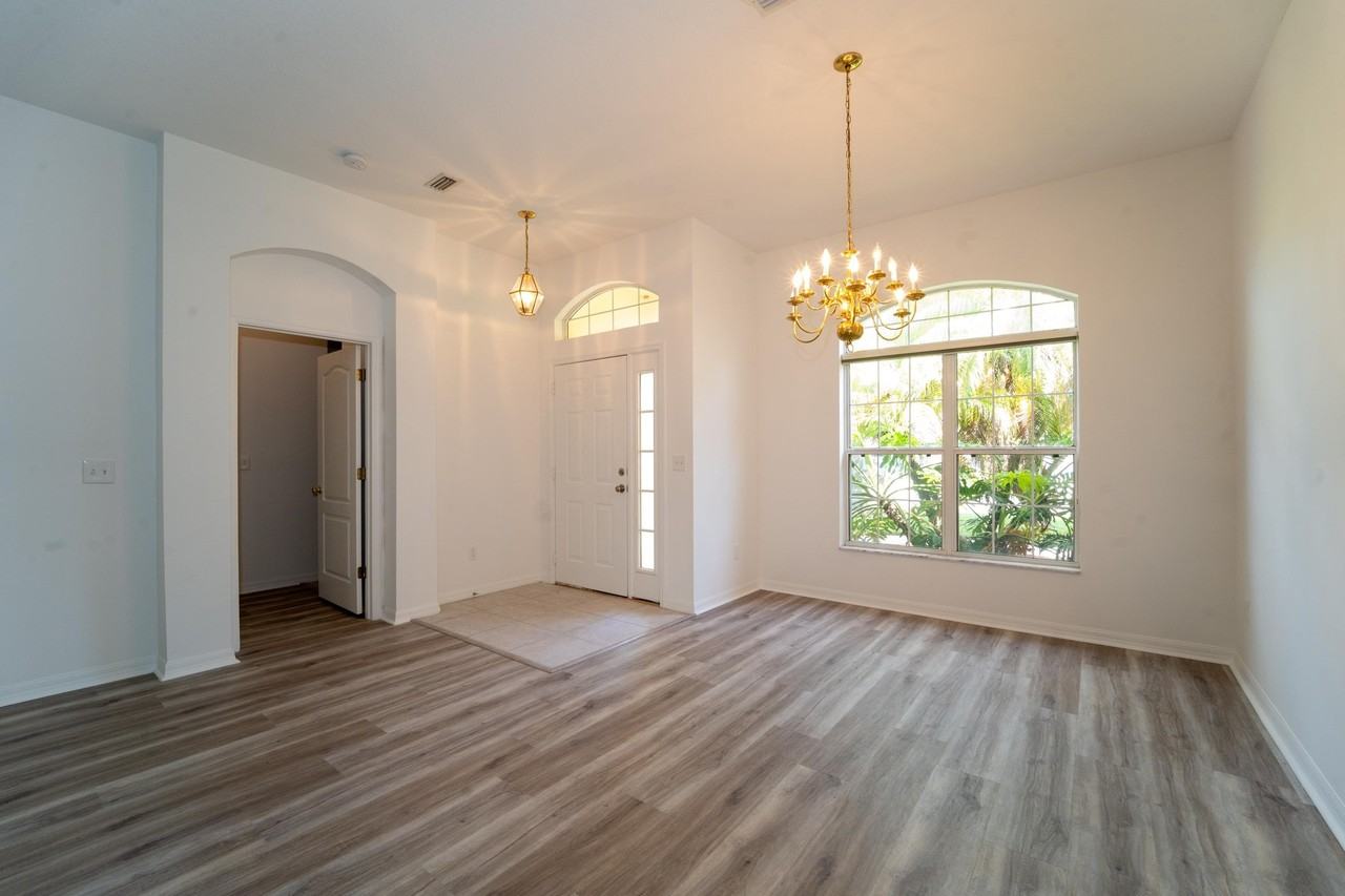 957 Windward Way - Photo 7 of 42