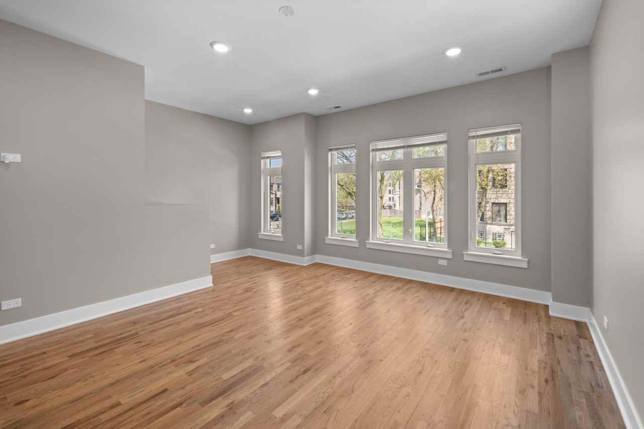 643 E 50th St #1 - Photo 3 of 15
