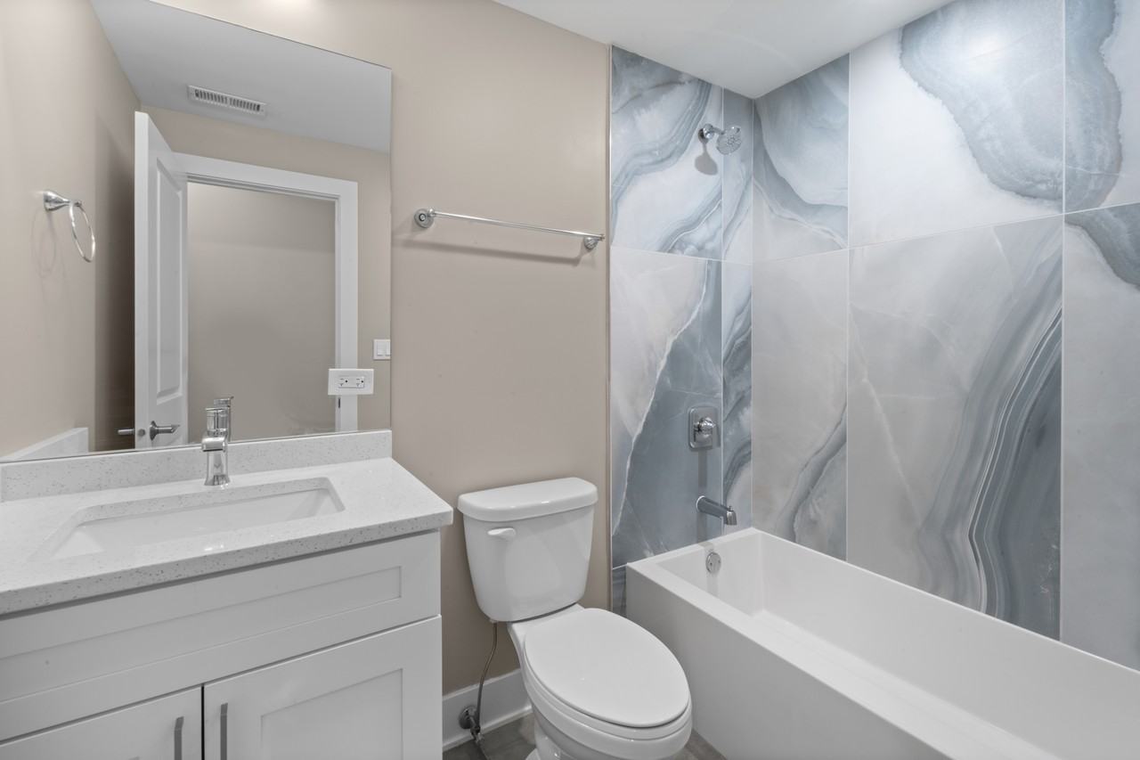 643 E 50th St #1 - Photo 5 of 15