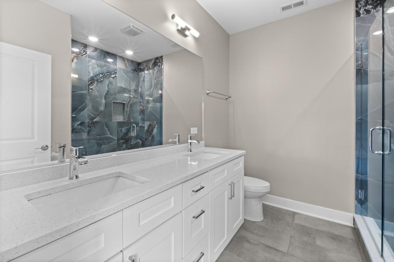643 E 50th St #1 - Photo 6 of 15
