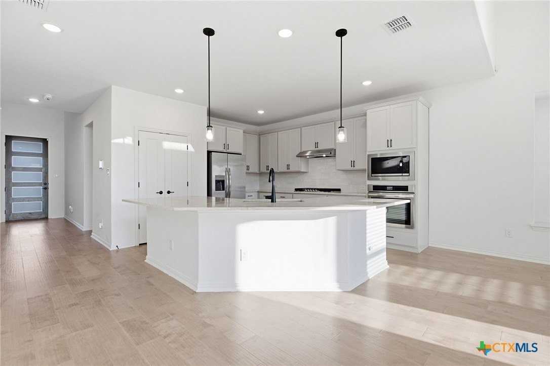 13720 Jon Ryan Rd - Photo 5 of 29