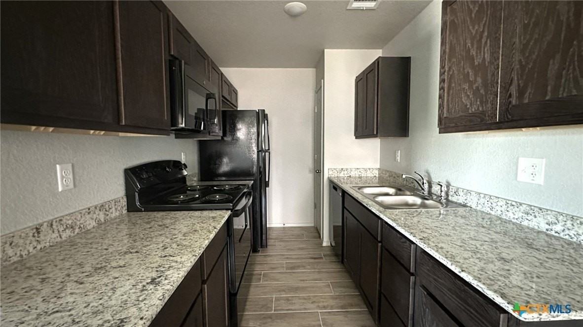 127 Cameron Ct #B - Photo 3 of 13