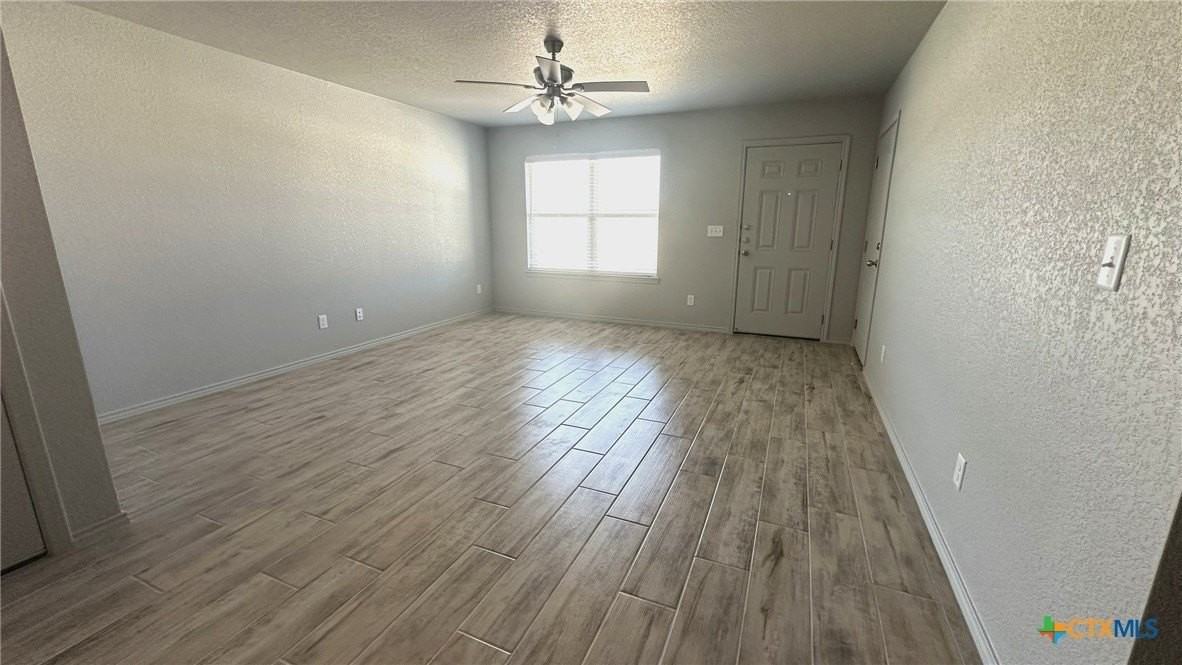 127 Cameron Ct #B - Photo 4 of 13