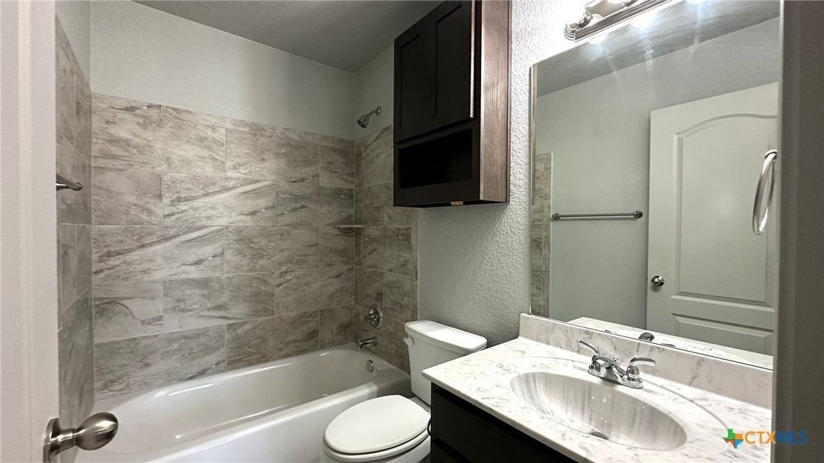127 Cameron Ct #B - Photo 5 of 13