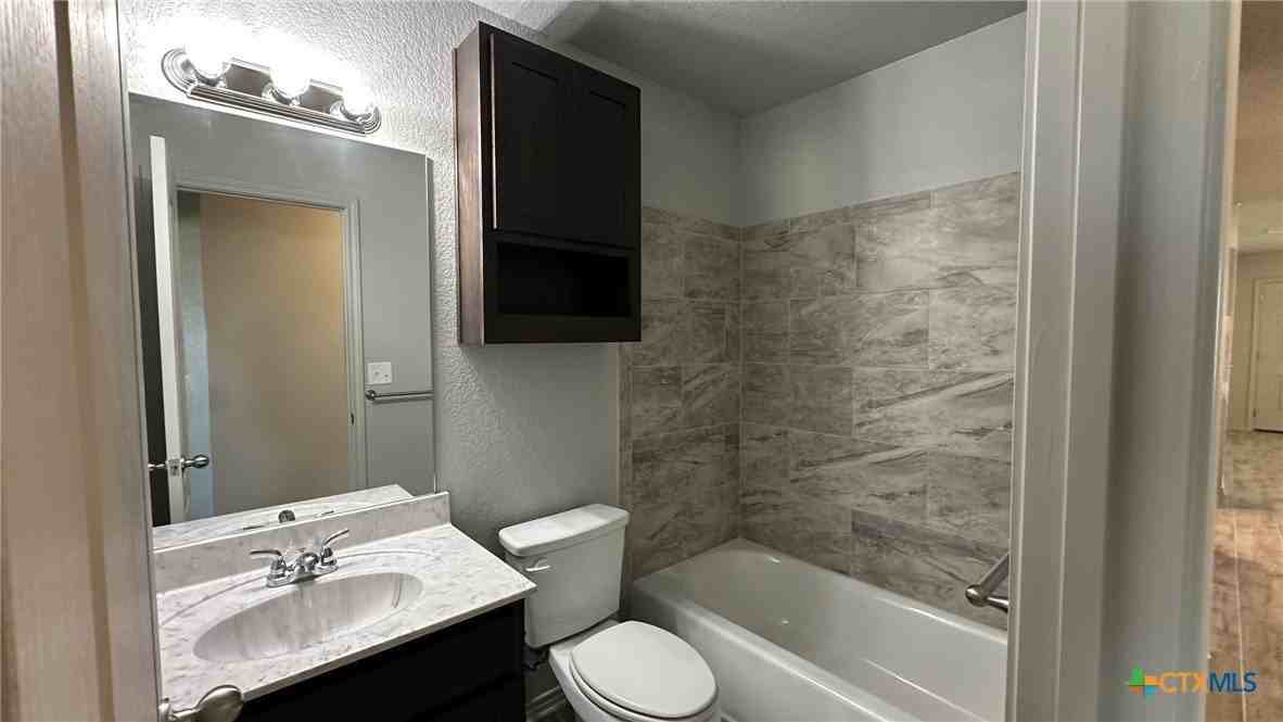 127 Cameron Ct #B - Photo 6 of 13