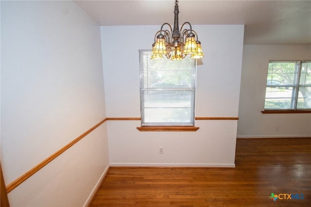 606 S 3rd St - Photo 4 of 11