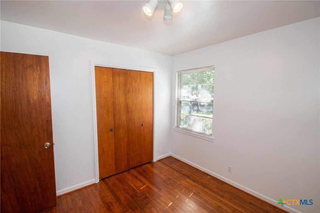 606 S 3rd St - Photo 7 of 11