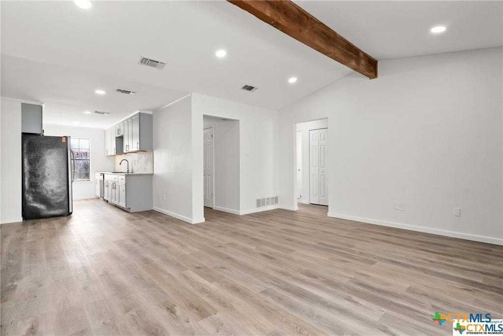 1907 Moonlight Dr - Photo 5 of 19