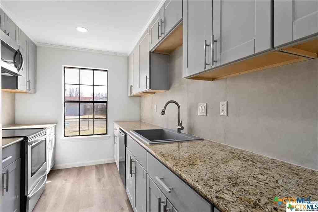 1907 Moonlight Dr - Photo 6 of 19