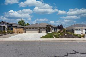 featured image of 1317 Fair Oak Dr
