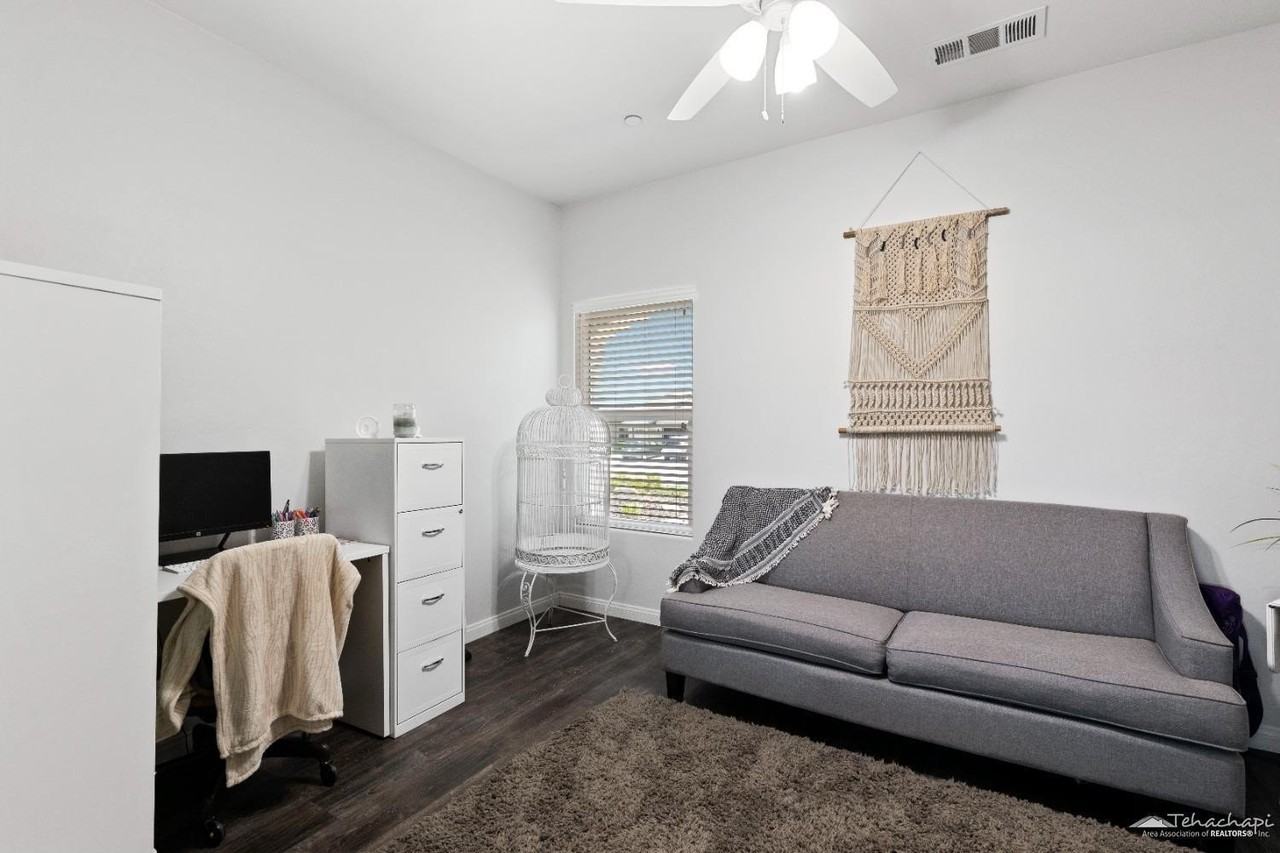 1317 Fair Oak Dr - Photo 7 of 25