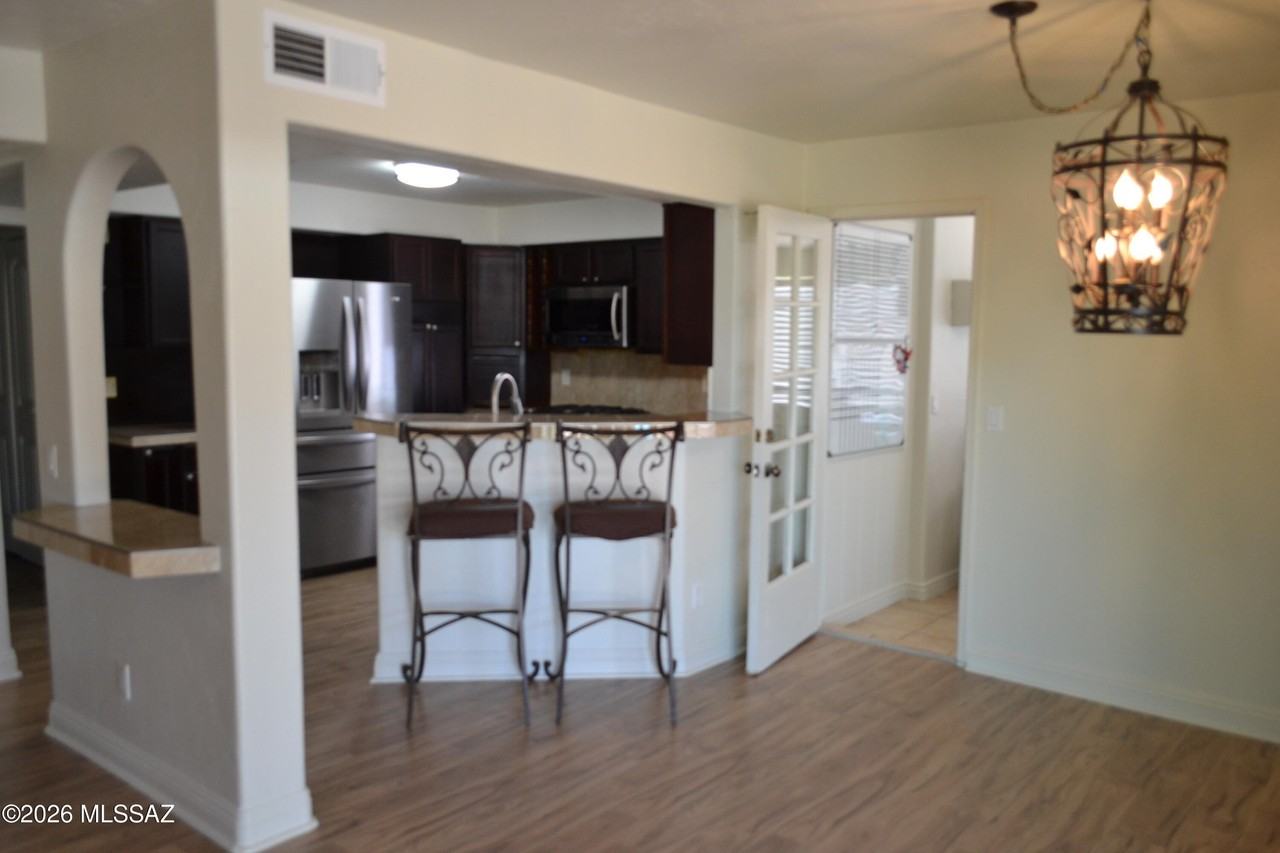 3270 W Capistrano Rd - Photo 7 of 48