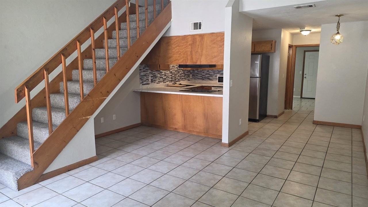 1822 Jackson Bluff Rd #C - Photo 3 of 32