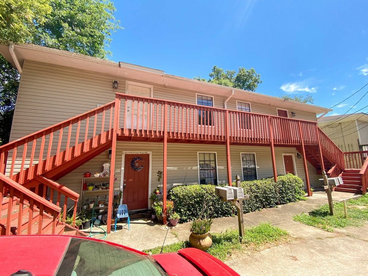 1416 Charlotte St #B - Photo 3 of 11