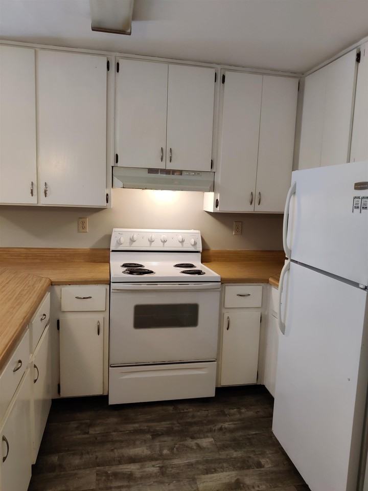 1416 Charlotte St #B - Photo 5 of 11