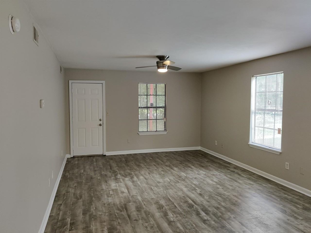1416 Charlotte St #B - Photo 7 of 11