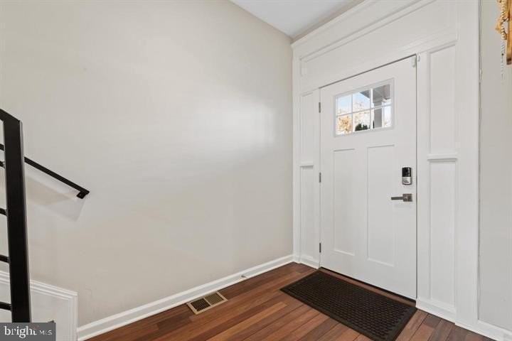 444 Kenyon St Nw - Photo 4 of 32