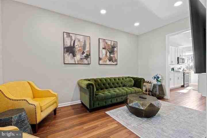 444 Kenyon St Nw - Photo 5 of 32