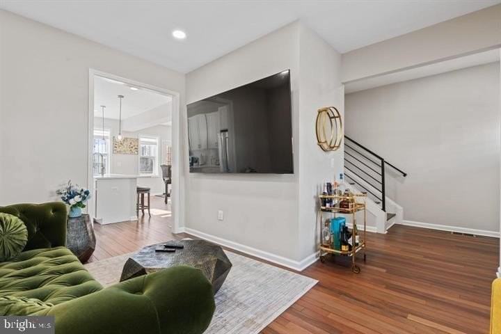 444 Kenyon St Nw - Photo 6 of 32