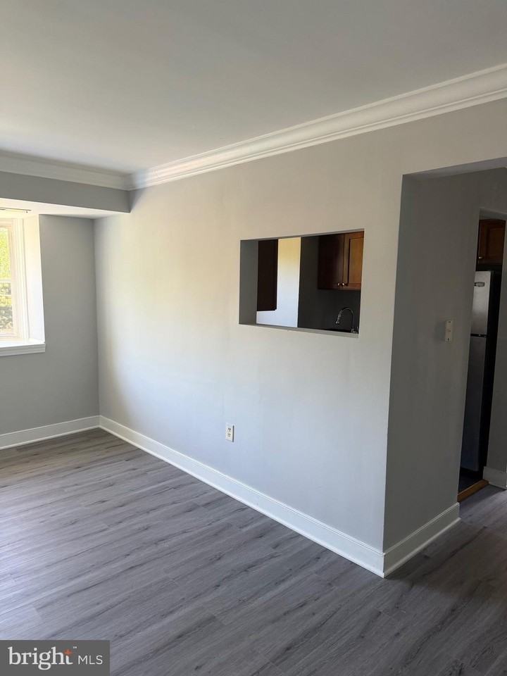 2835 Gainesville St Se #304 - Photo 4 of 10