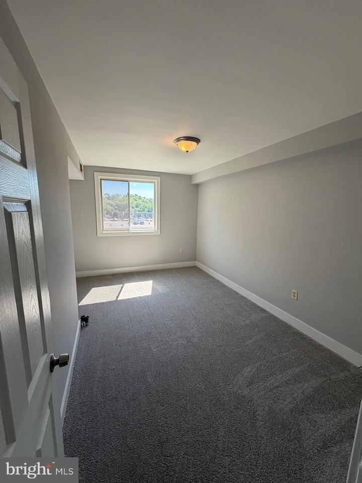 2835 Gainesville St Se #304 - Photo 6 of 10