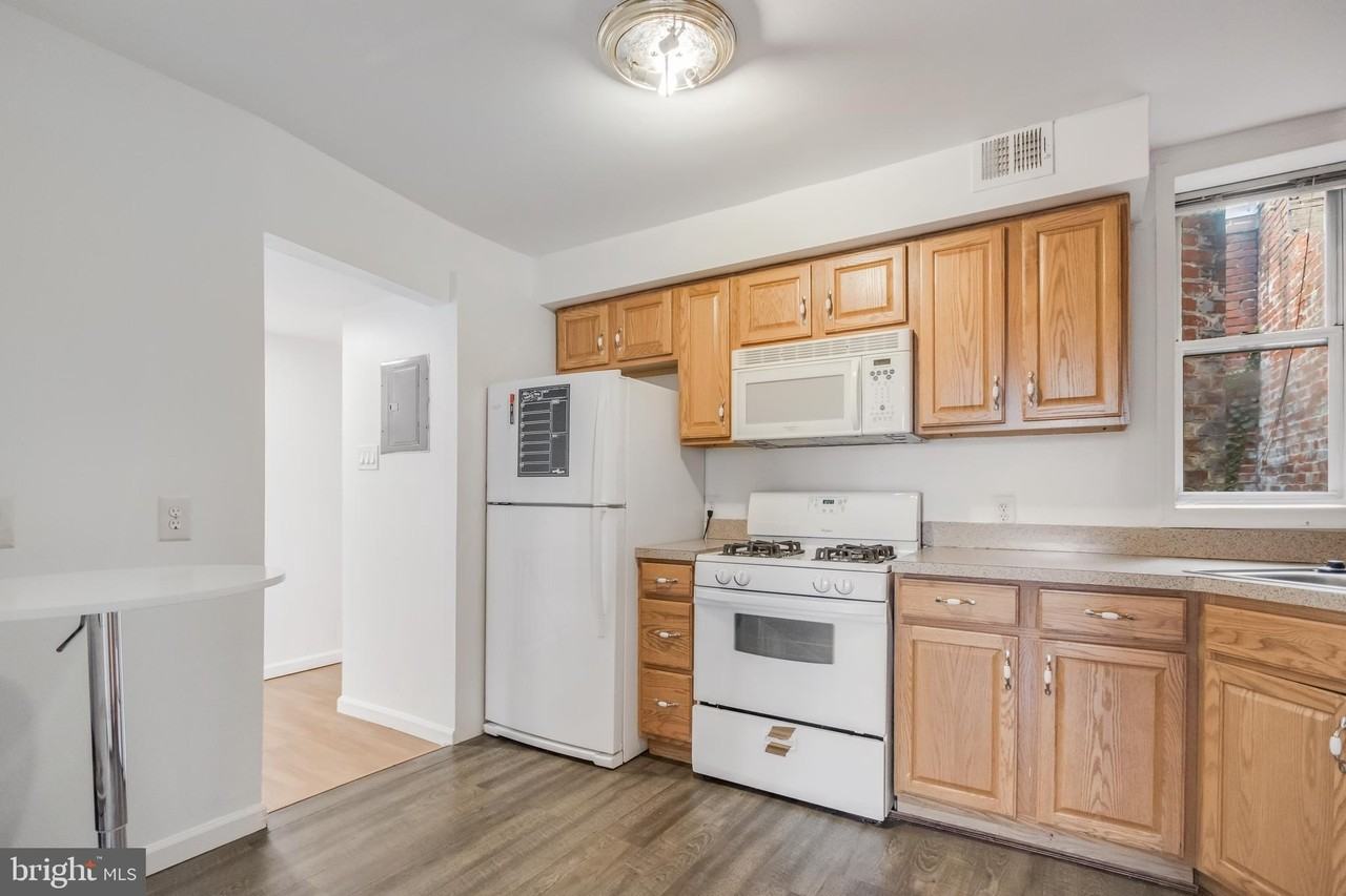 814 11th St Ne #A - Photo 3 of 22