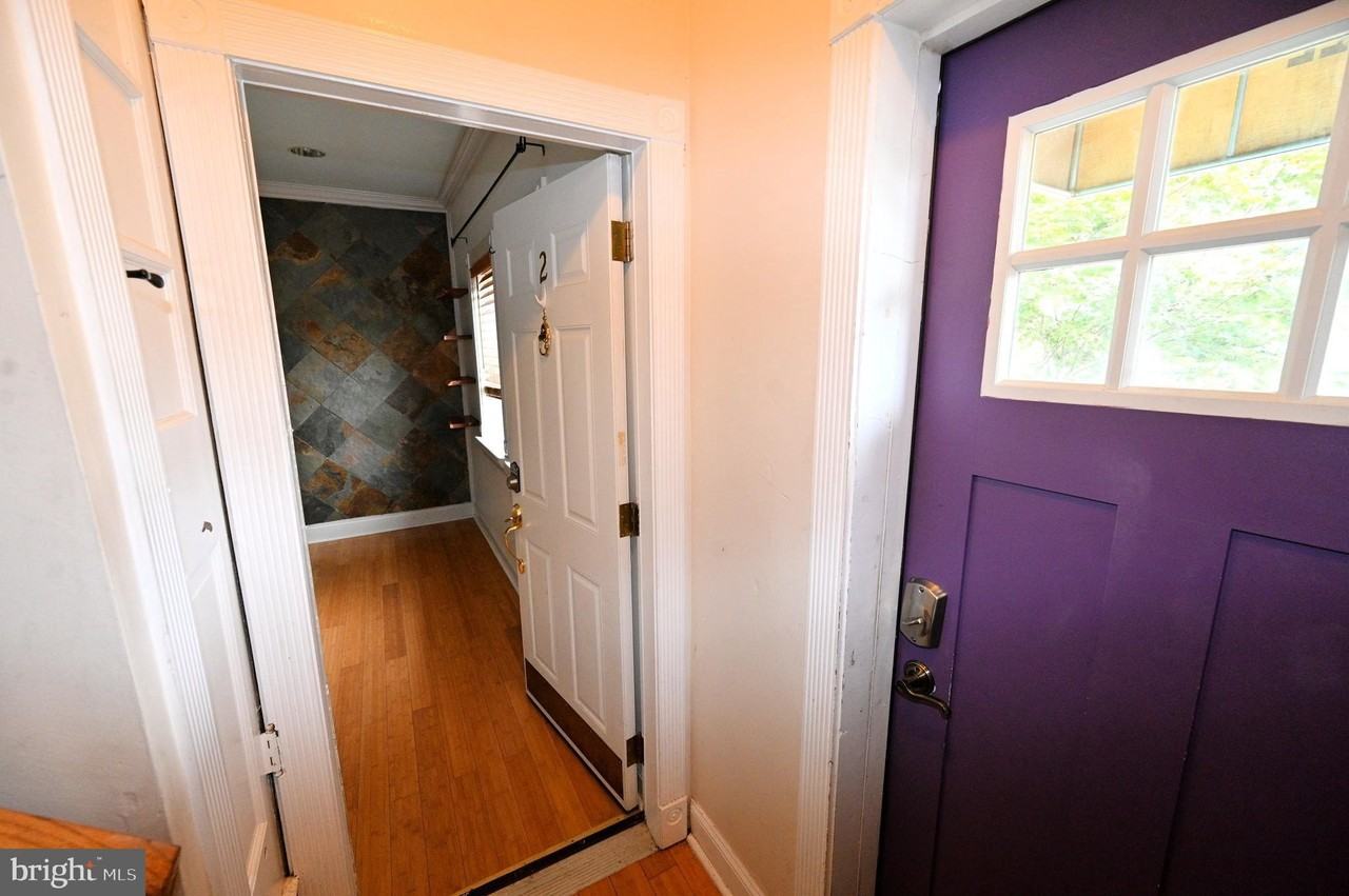 550 Hobart Pl Nw #2 - Photo 3 of 25