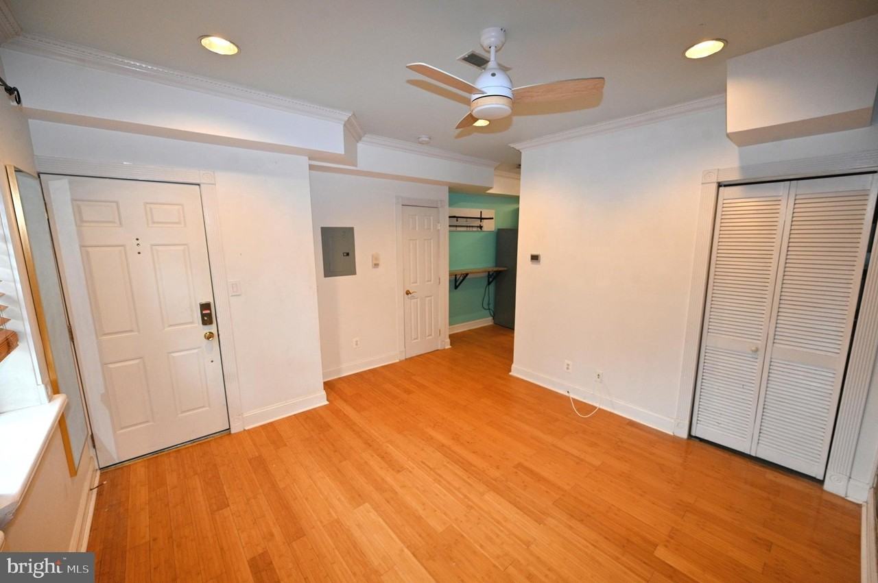 550 Hobart Pl Nw #2 - Photo 6 of 25