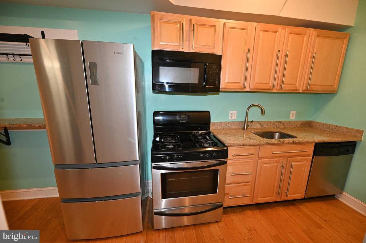 550 Hobart Pl Nw #2 - Photo 7 of 25