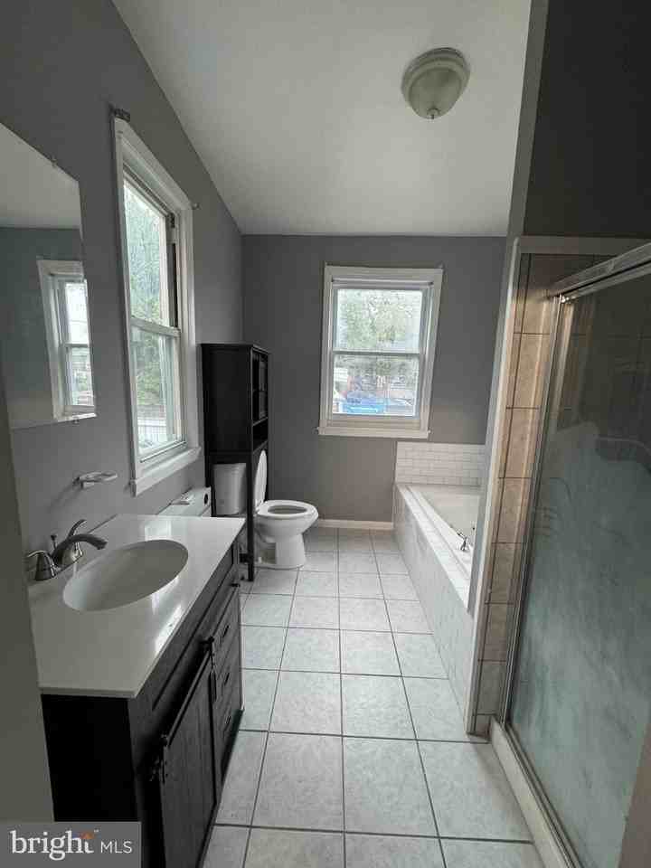 3314 Mondawmin Ave - Photo 3 of 14