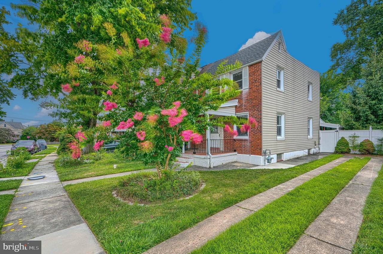 7114 Greenwood Ave - Photo 2 of 23