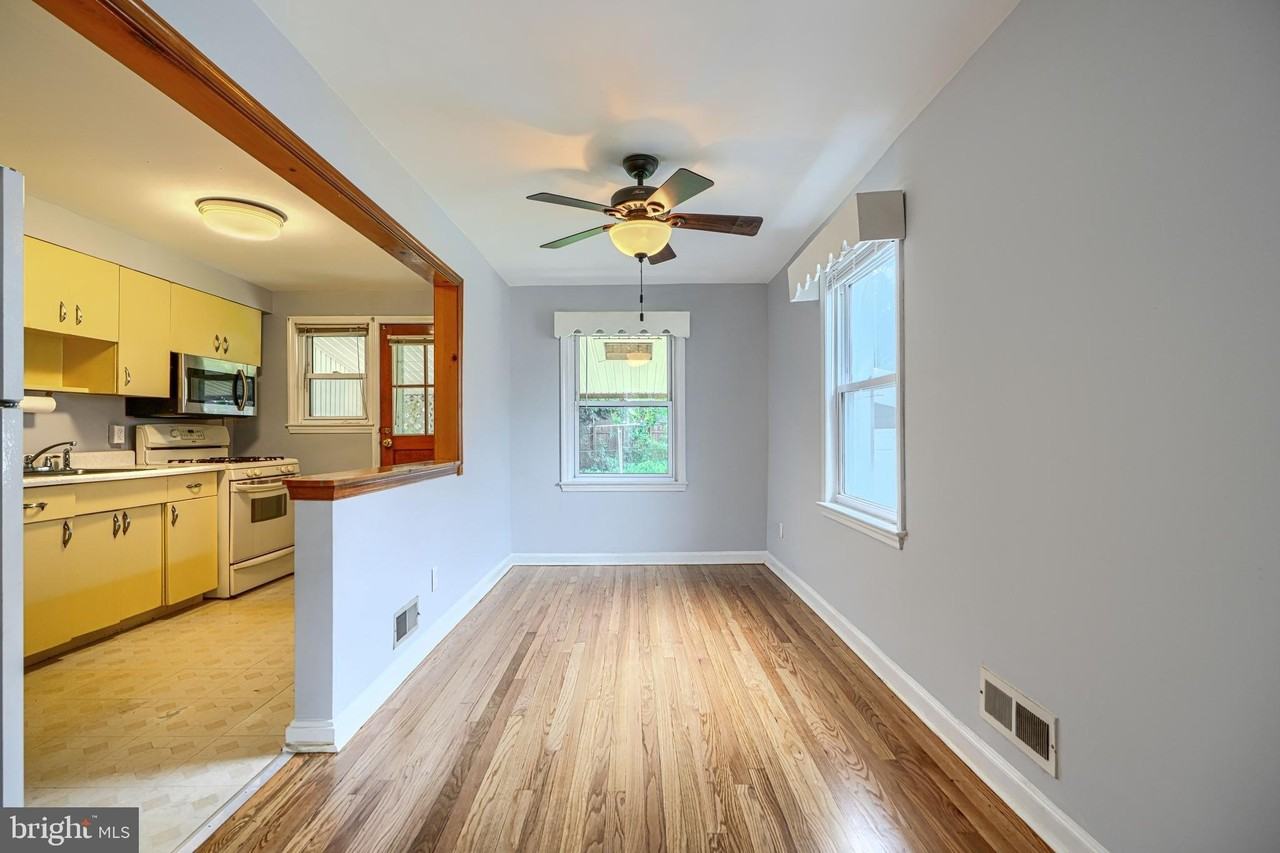 7114 Greenwood Ave - Photo 6 of 23