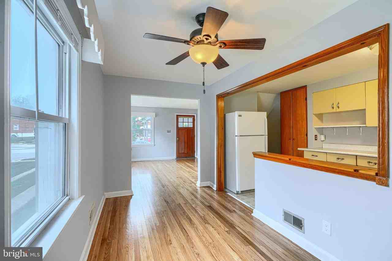 7114 Greenwood Ave - Photo 7 of 23
