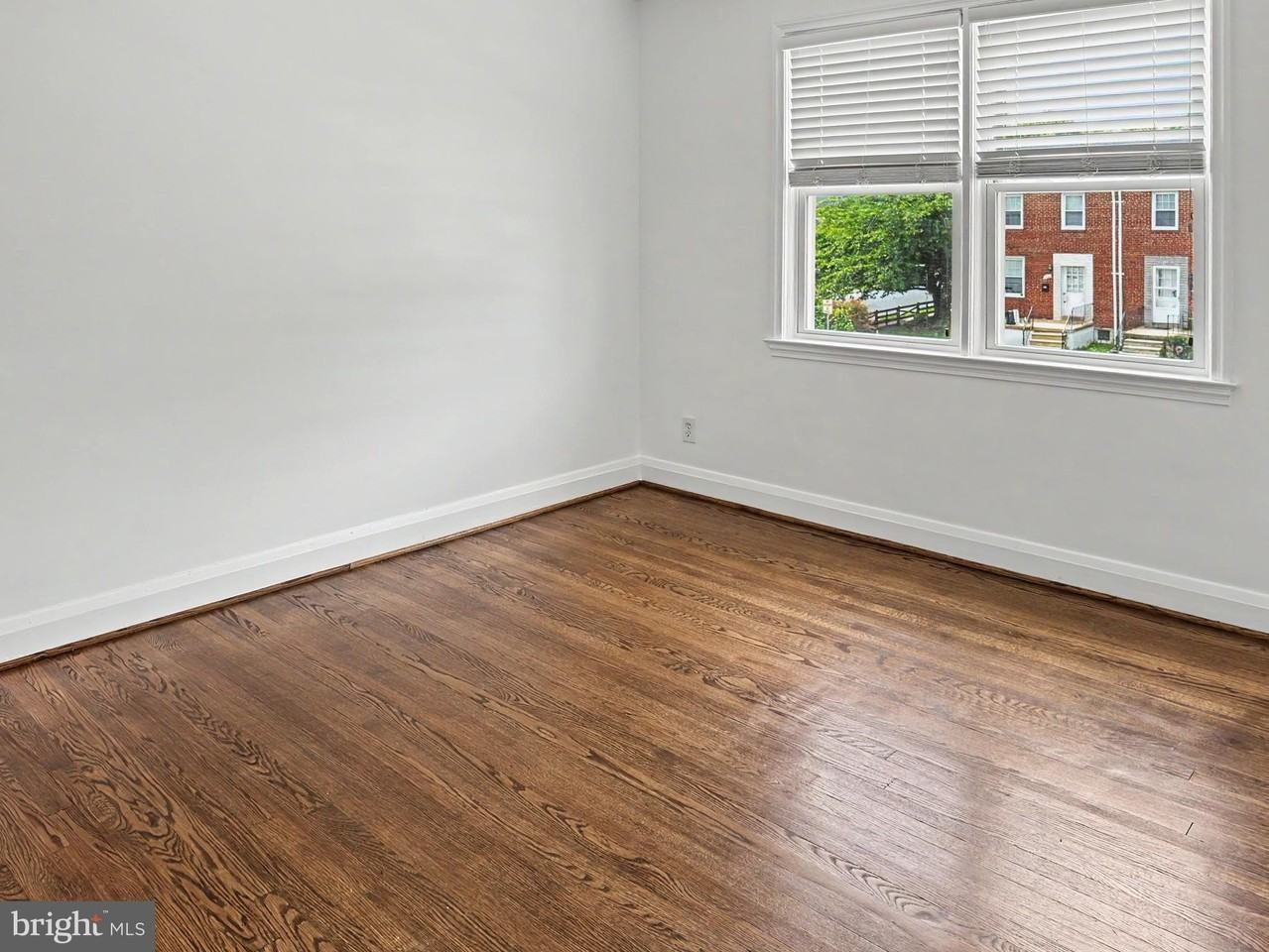 211 Cherrydell Rd - Photo 5 of 13