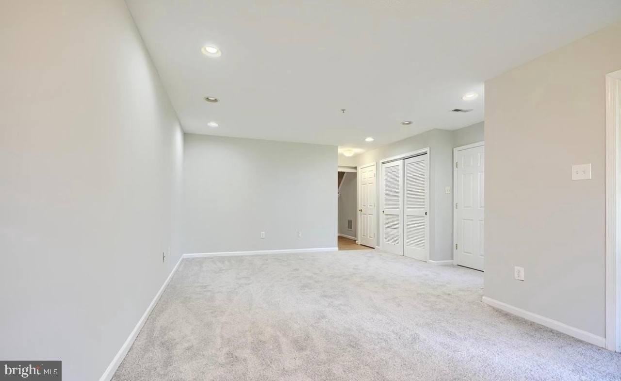 9863 Decatur Rd - Photo 3 of 33